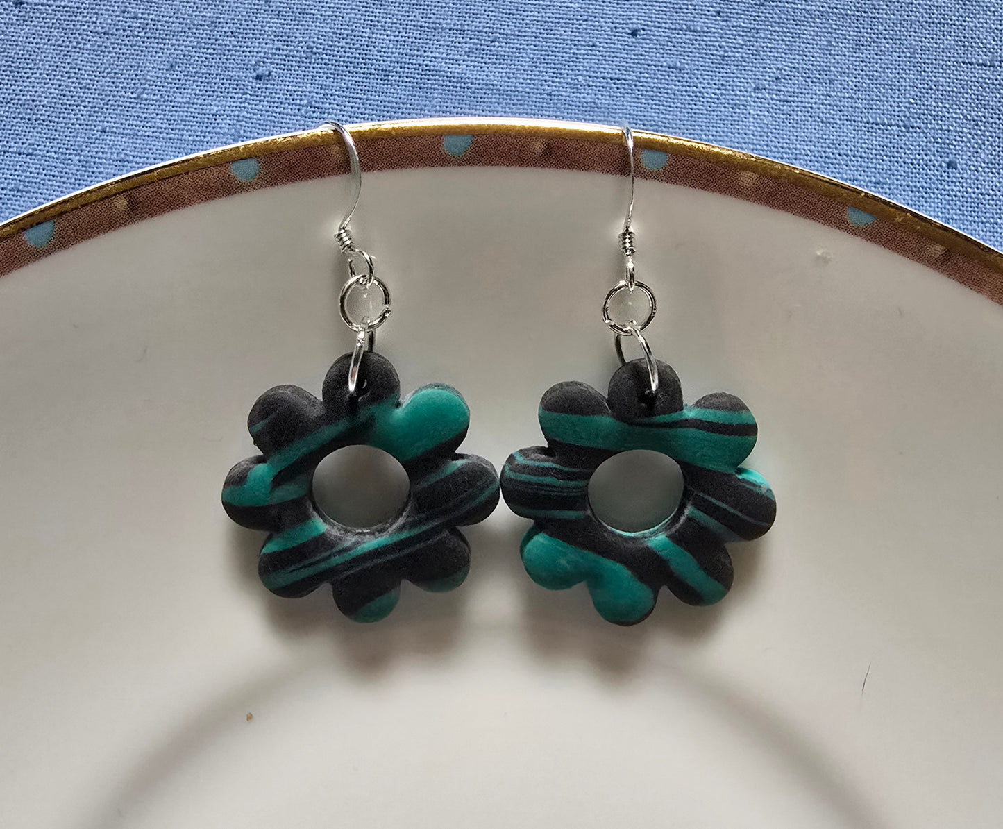 Green stripe daisy earrings