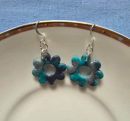 Green sparkle daisy earrings