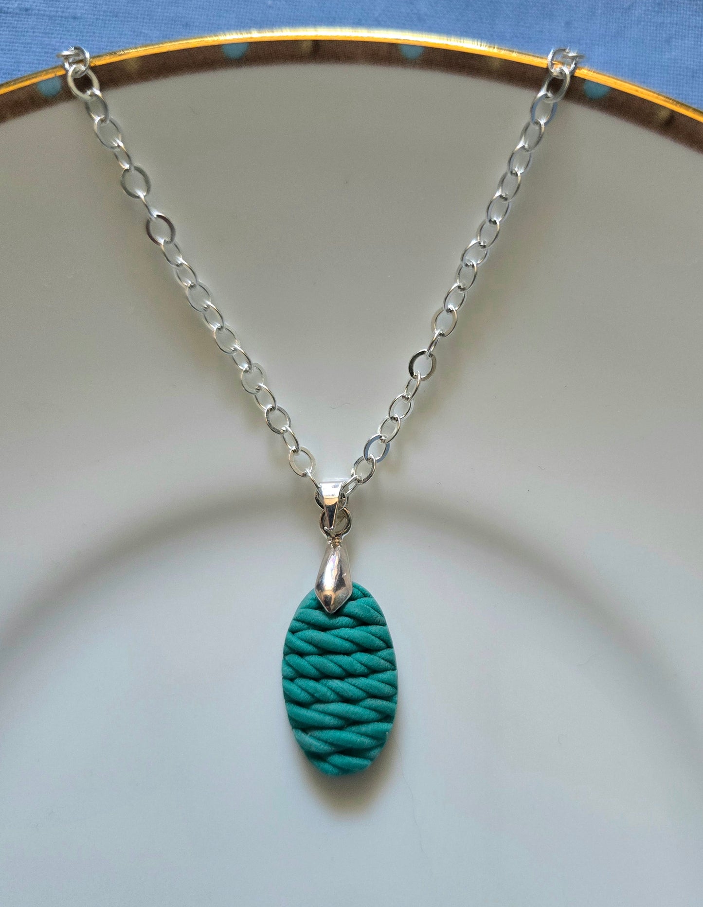 Green thread necklace