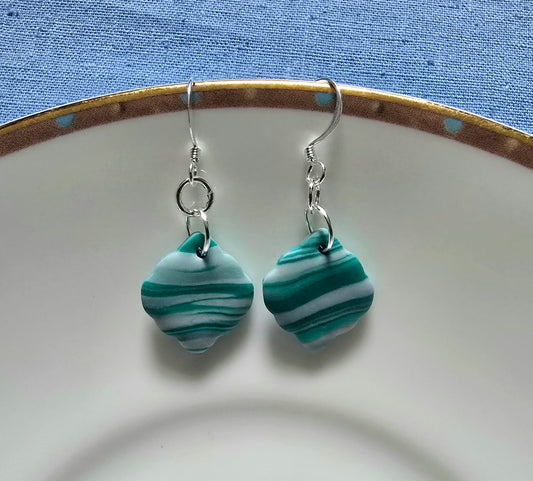 Green wave mini drop earrings